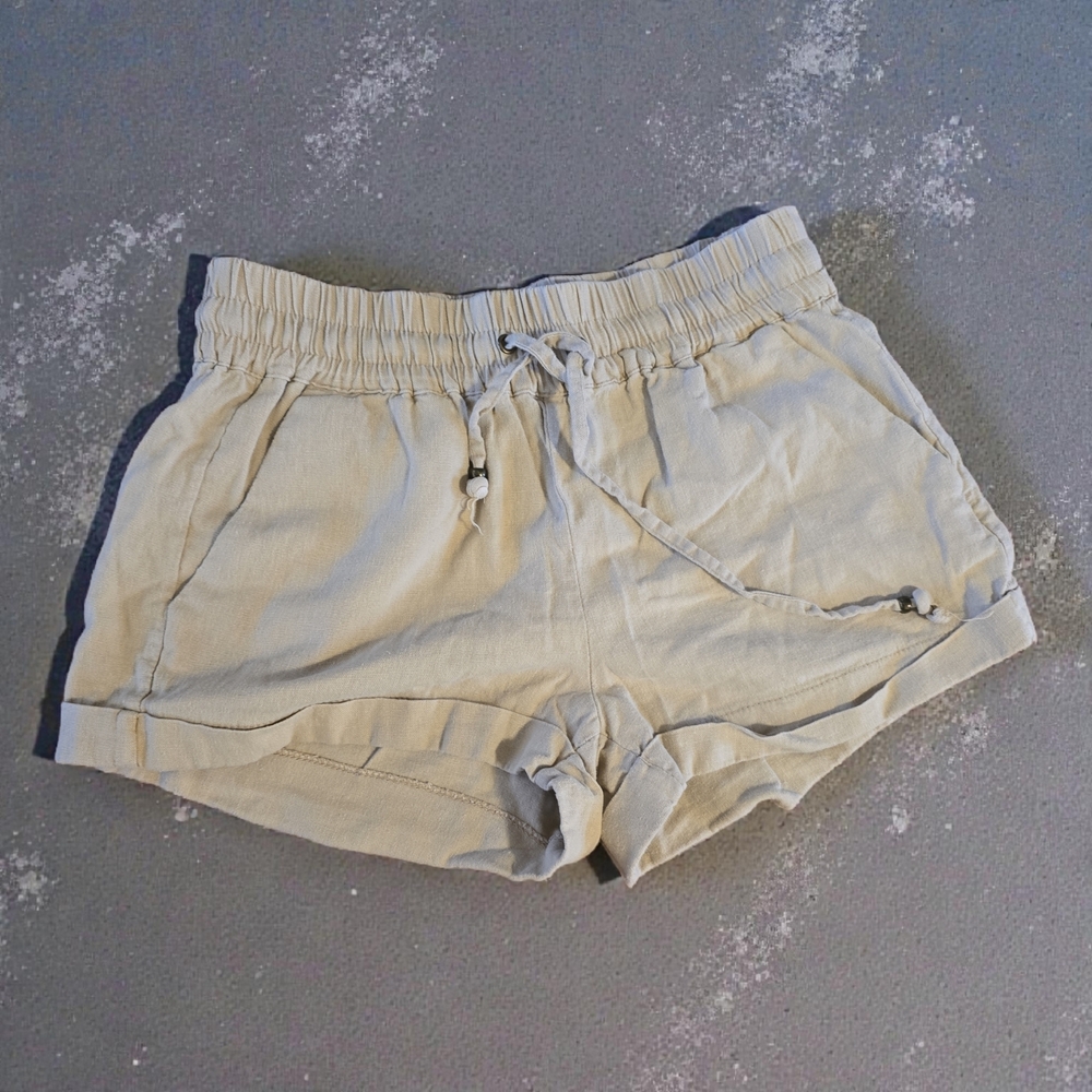Love Tree‎ High Waist Cream Shorts